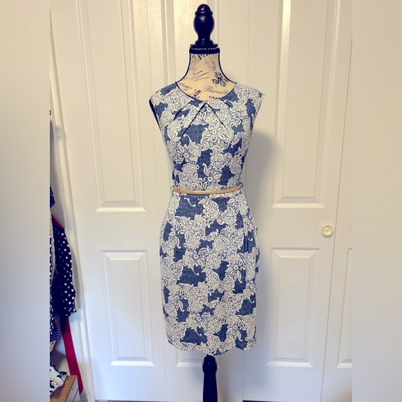 Cute Sleeveless Patterned Denim Dress - Picture 1 of 6